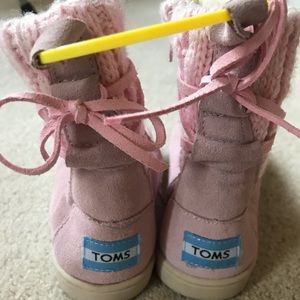 Brand new!Pink suede TOMS zip up booties for girls